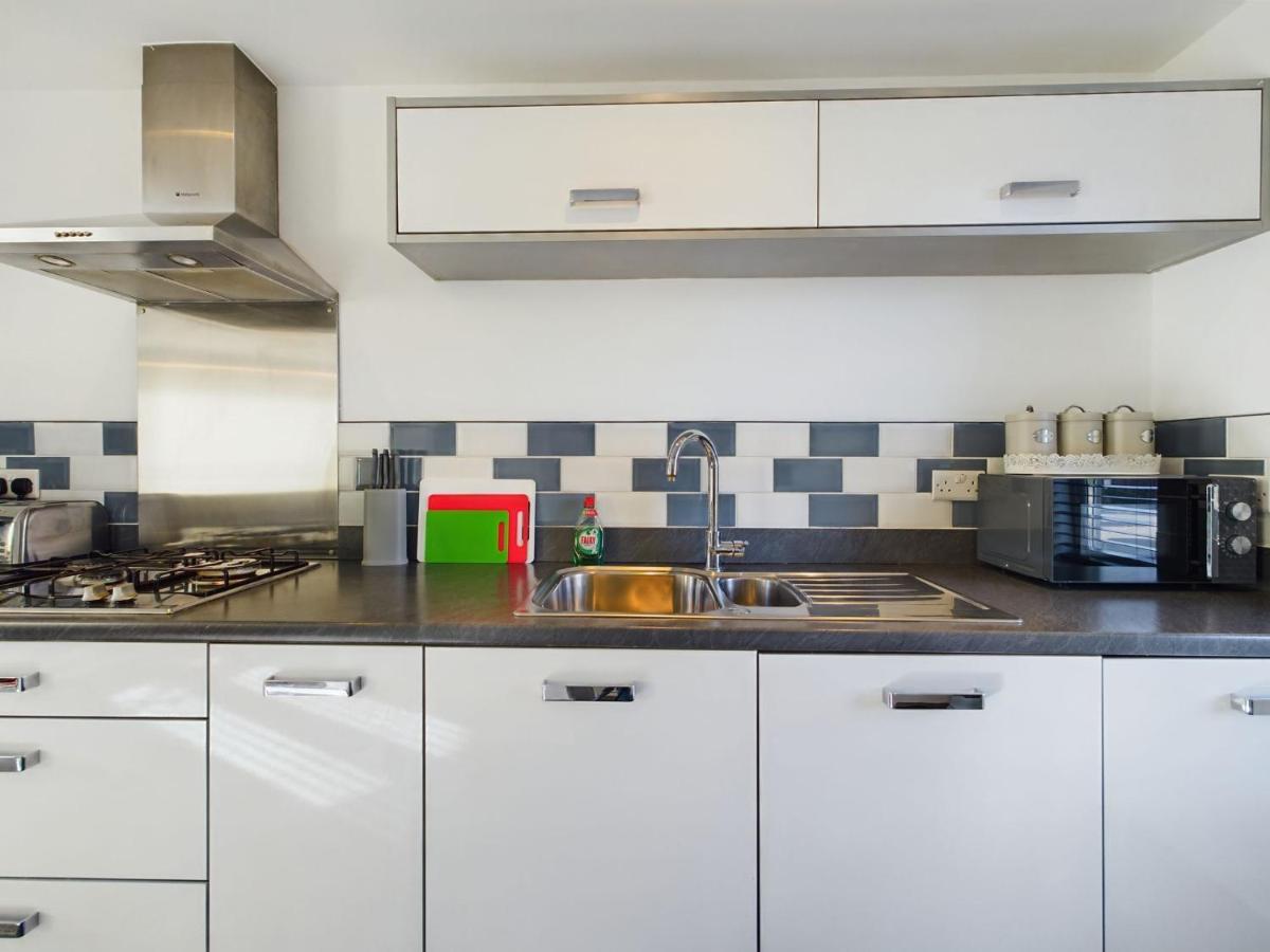 247 Serviced Accommodation In Stafford- 3Br Townhouse Exterior foto