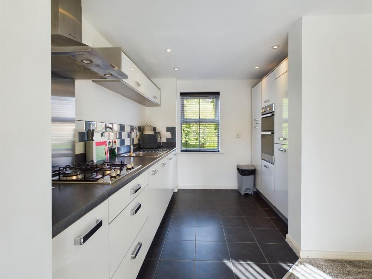 247 Serviced Accommodation In Stafford- 3Br Townhouse Exterior foto