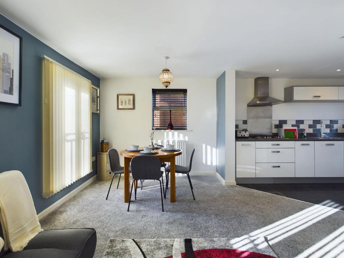 247 Serviced Accommodation In Stafford- 3Br Townhouse Exterior foto